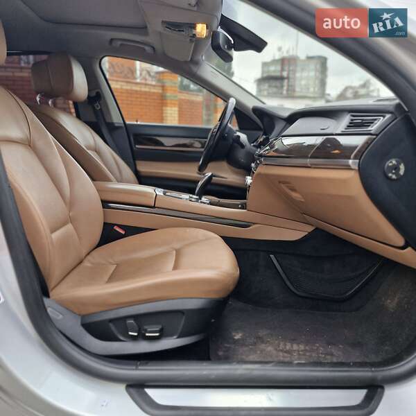 Седан BMW 7 Series 2011 в Виннице