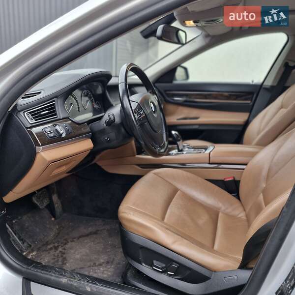 Седан BMW 7 Series 2011 в Виннице