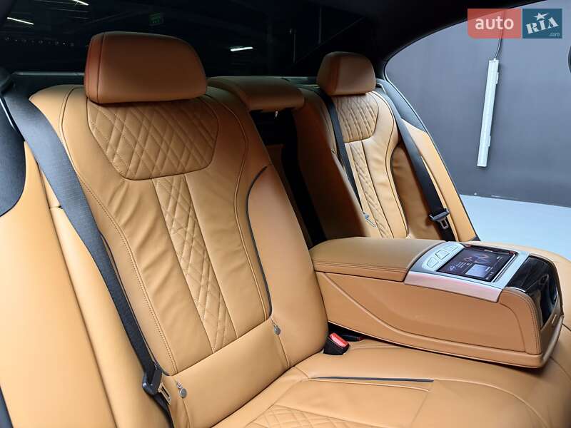Седан BMW 7 Series 2020 в Киеве