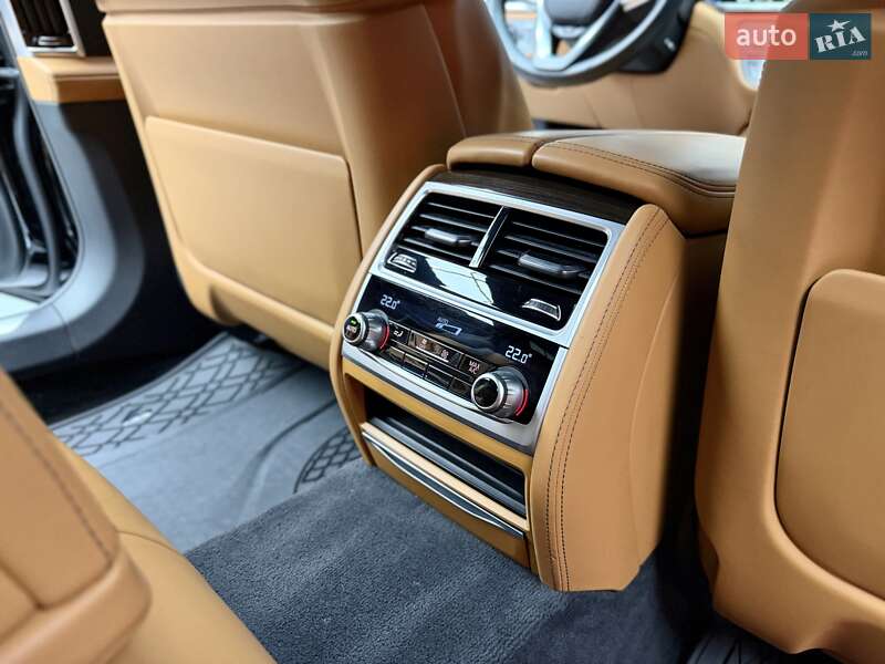 Седан BMW 7 Series 2020 в Киеве