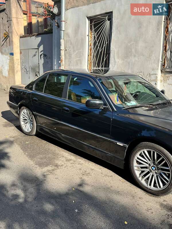 Седан BMW 7 Series 2001 в Одесі
