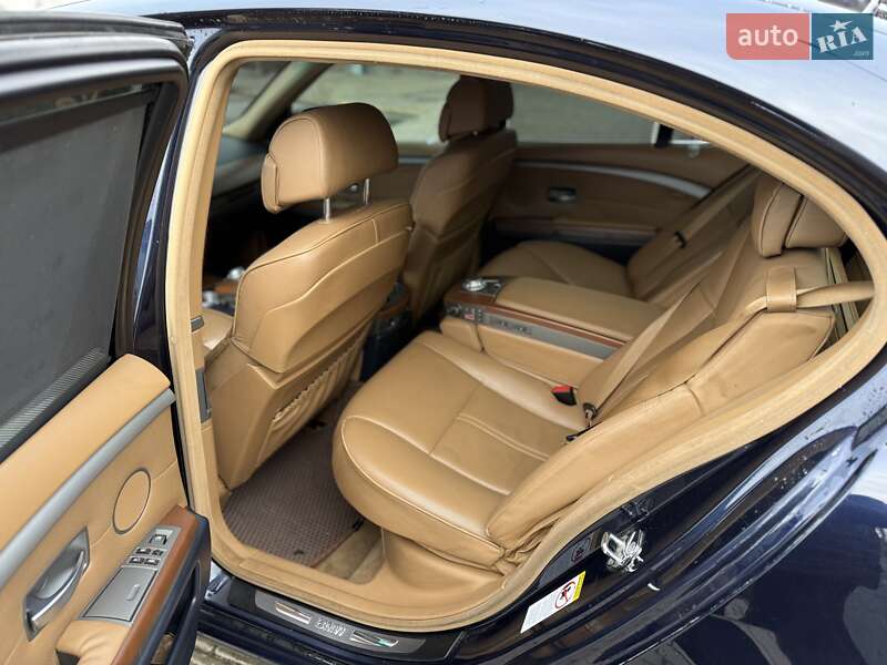 Седан BMW 7 Series 2003 в Хмельницком