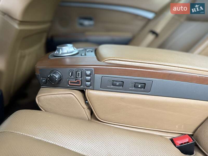 Седан BMW 7 Series 2003 в Хмельницком