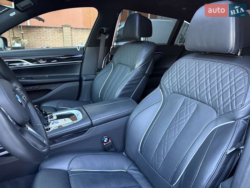 Седан BMW 7 Series 2021 в Виннице