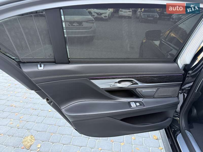 Седан BMW 7 Series 2021 в Виннице