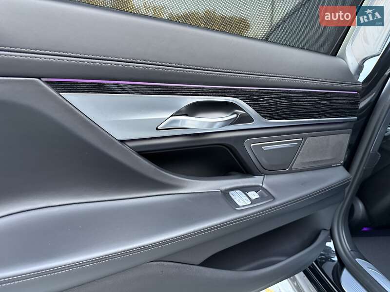 Седан BMW 7 Series 2021 в Виннице