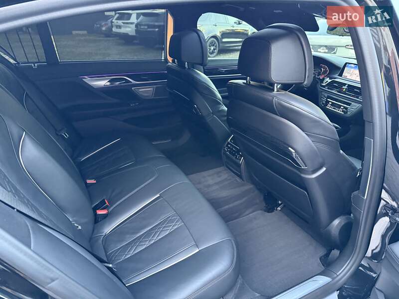 Седан BMW 7 Series 2021 в Виннице