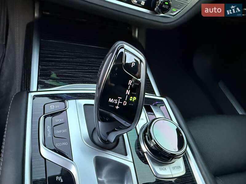 Седан BMW 7 Series 2021 в Виннице