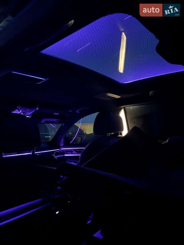 Седан BMW 7 Series 2021 в Виннице