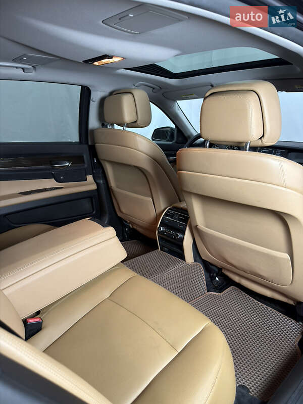 Седан BMW 7 Series 2011 в Одессе