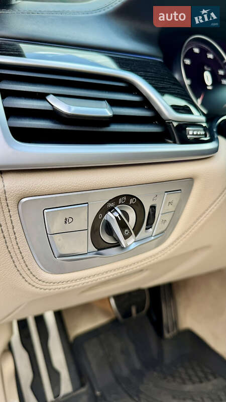 Седан BMW 7 Series 2018 в Киеве фото 18 Седан BMW 7 Series 2018 в Киеве