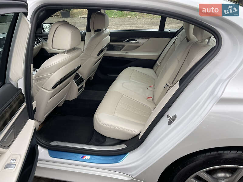 Седан BMW 7 Series 2017 в Луцке