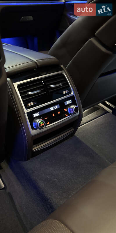 Седан BMW 7 Series 2022 в Києві