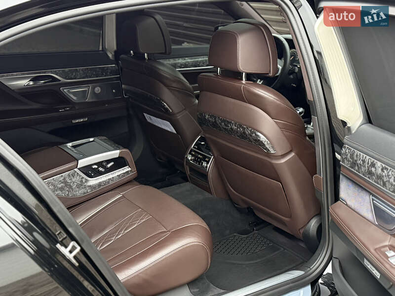 Седан BMW 7 Series 2017 в Дубно фото 34 Седан BMW 7 Series 2017 в Дубно