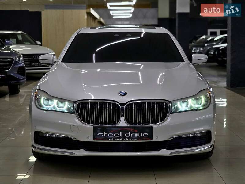 Седан BMW 7 Series 2015 в Николаеве