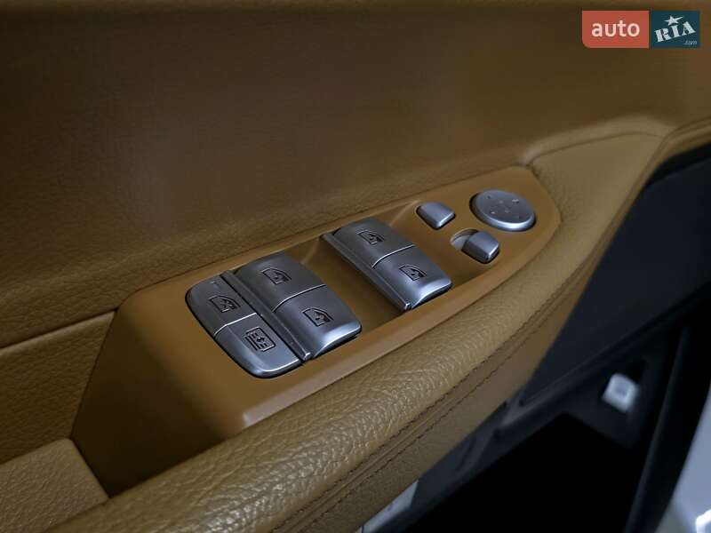 Седан BMW 7 Series 2015 в Николаеве