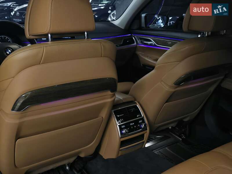 Седан BMW 7 Series 2015 в Николаеве