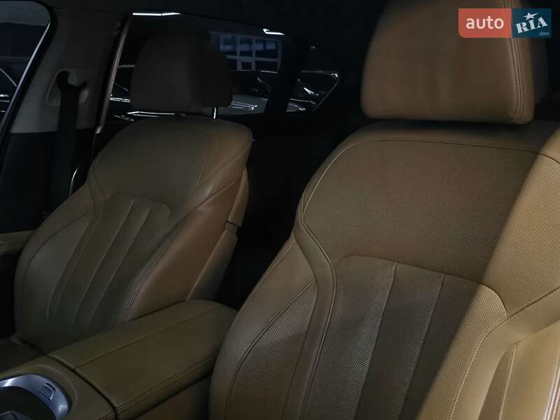 Седан BMW 7 Series 2015 в Николаеве