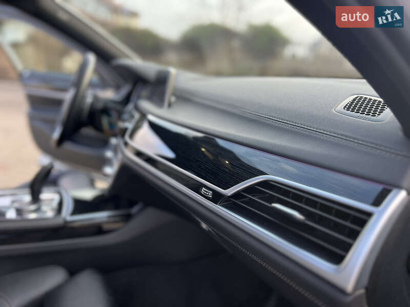 Седан BMW 7 Series 2016 в Киеве фото 50 Седан BMW 7 Series 2016 в Киеве
