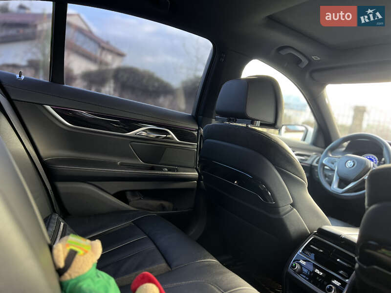 Седан BMW 7 Series 2016 в Киеве фото 76 Седан BMW 7 Series 2016 в Киеве