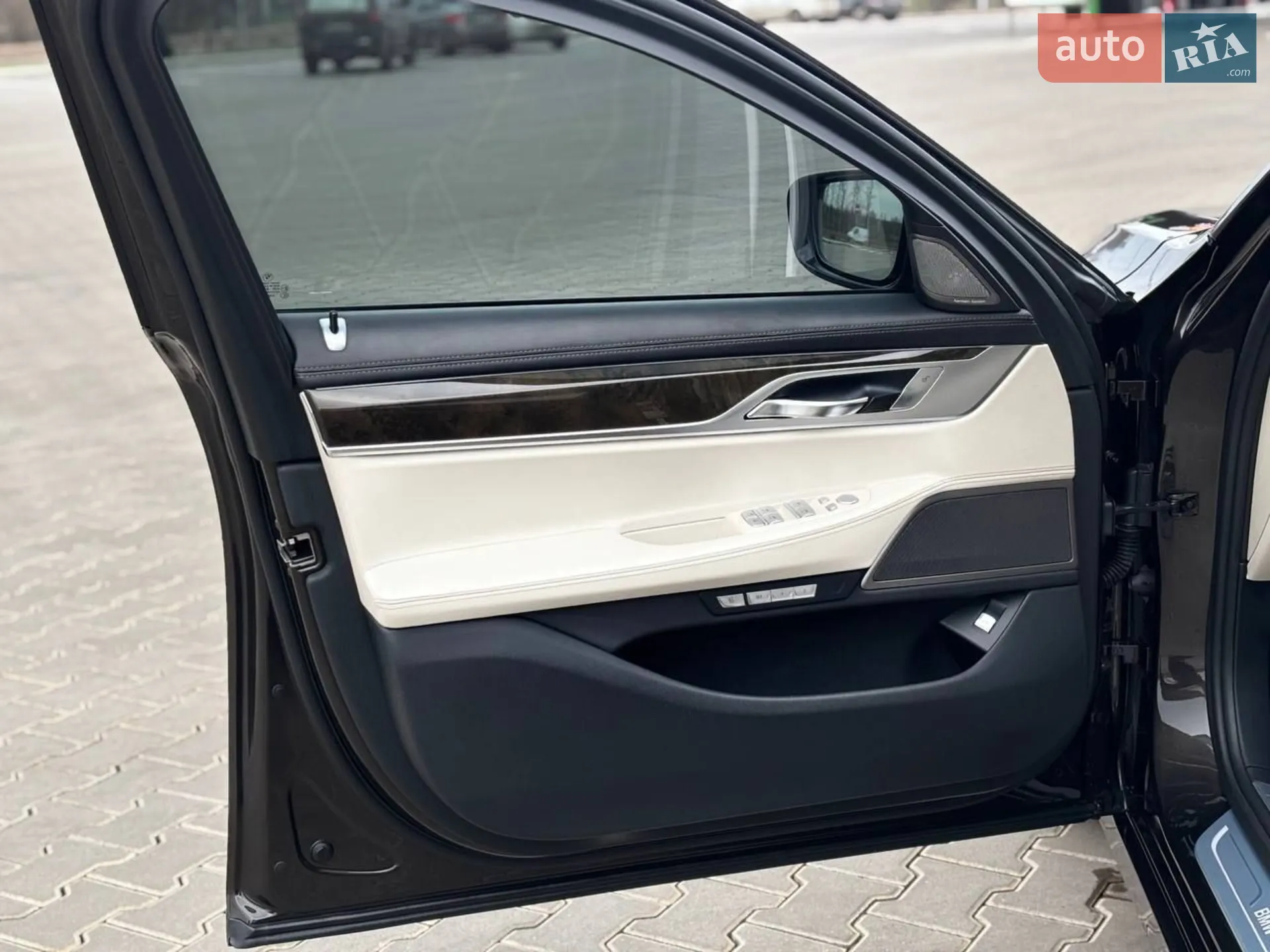 2015 BMW 7er - мініатюра 15