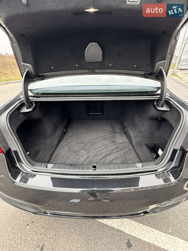 Седан BMW 7 Series 2019 в Виннице