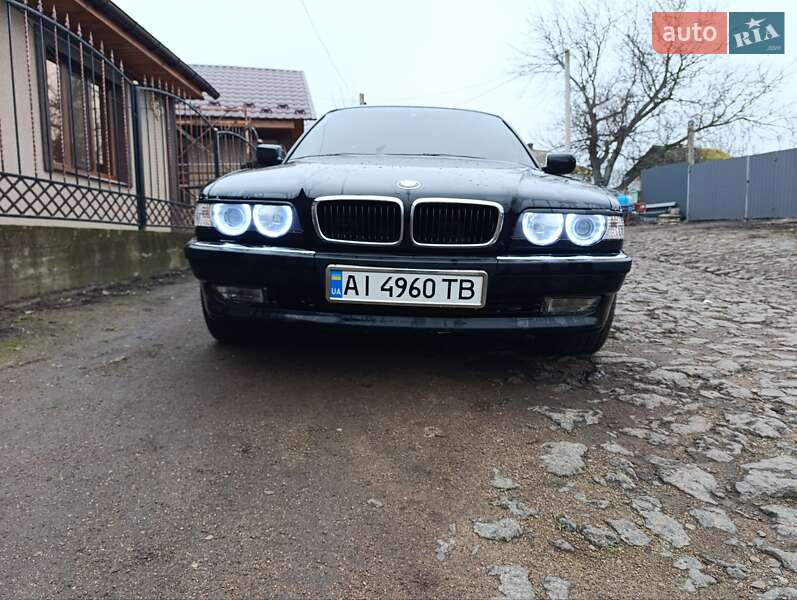 Седан BMW 7 Series 2000 в Новоукраинке