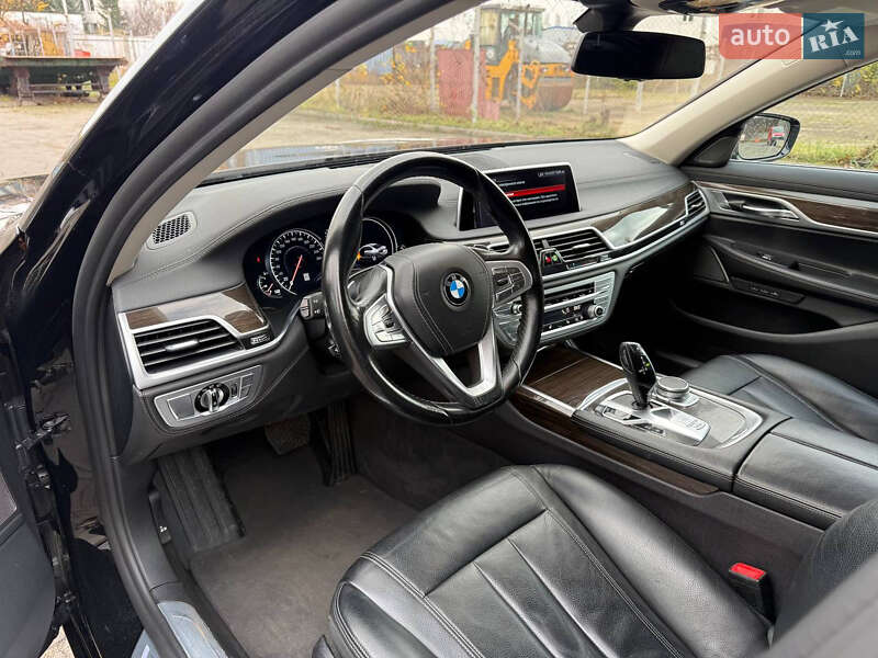 Седан BMW 7 Series 2018 в Трускавці
