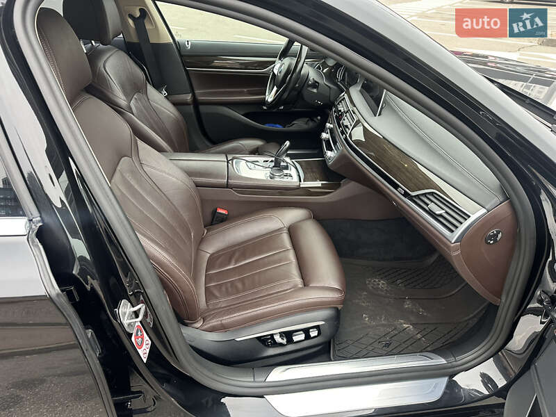 Седан BMW 7 Series 2016 в Киеве фото 14 Седан BMW 7 Series 2016 в Киеве