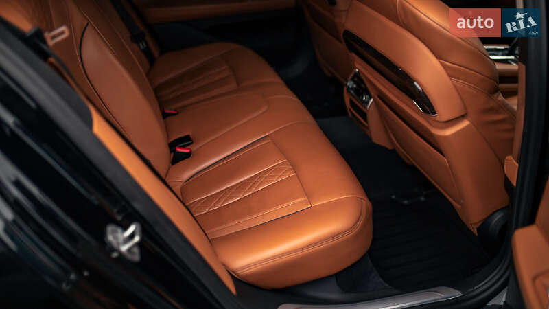 Седан BMW 7 Series 2017 в Черновцах фото 46 Седан BMW 7 Series 2017 в Черновцах