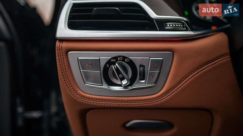 Седан BMW 7 Series 2017 в Черновцах фото 101 Седан BMW 7 Series 2017 в Черновцах