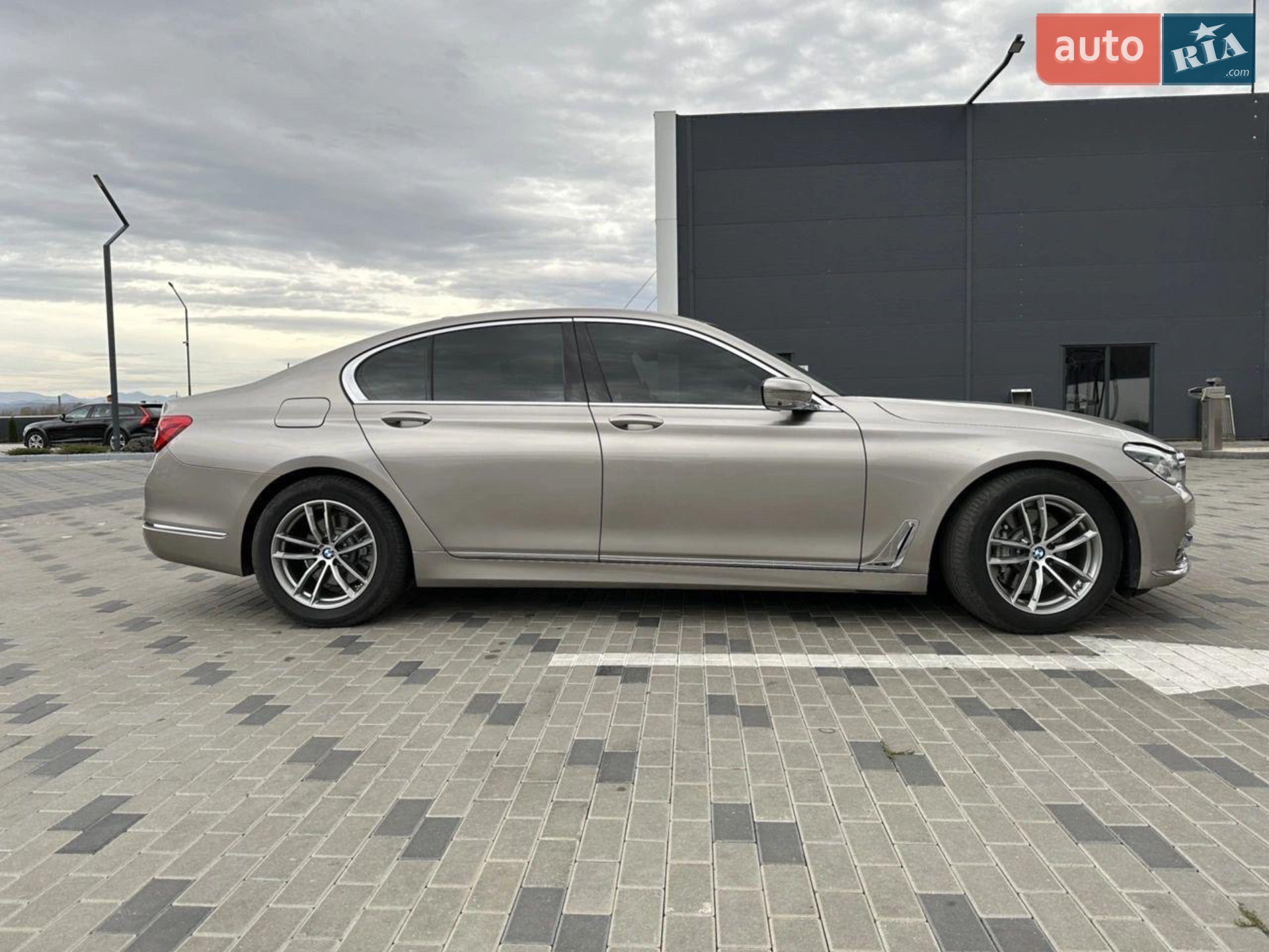 2016 BMW 7er - мініатюра 3