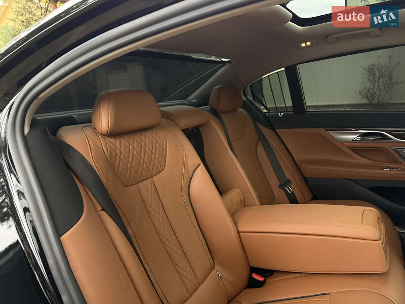 Седан BMW 7 Series 2019 в Киеве
