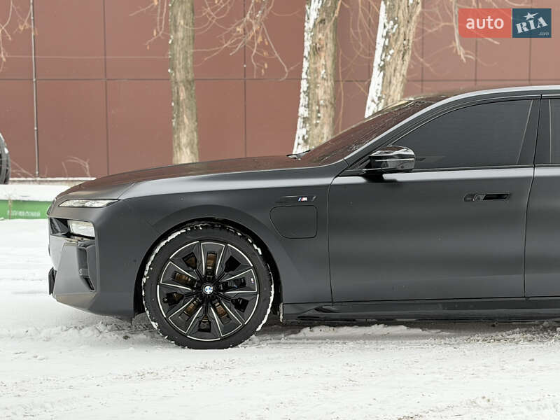 Седан BMW 7 Series 2023 в Дніпрі