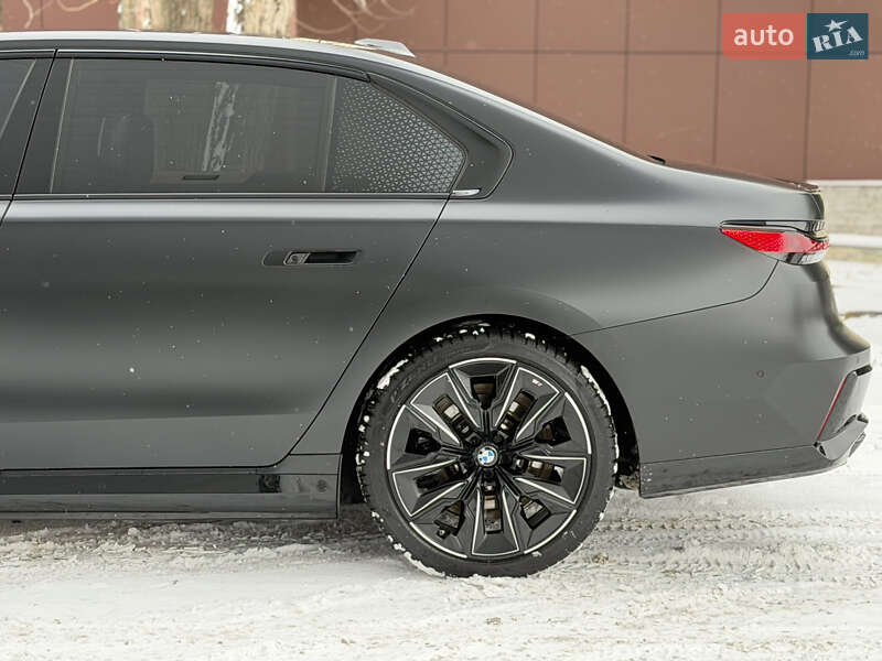 Седан BMW 7 Series 2023 в Дніпрі