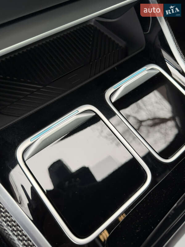 Седан BMW 7 Series 2023 в Дніпрі