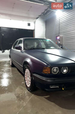 Седан BMW 7 Series 1988 в Сумах