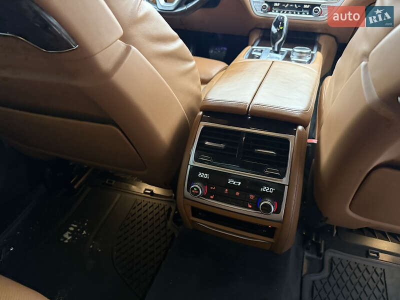 Седан BMW 7 Series 2016 в Ровно фото 31 Седан BMW 7 Series 2016 в Ровно