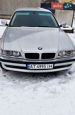 Седан BMW 7 Series 2001 в Городенці