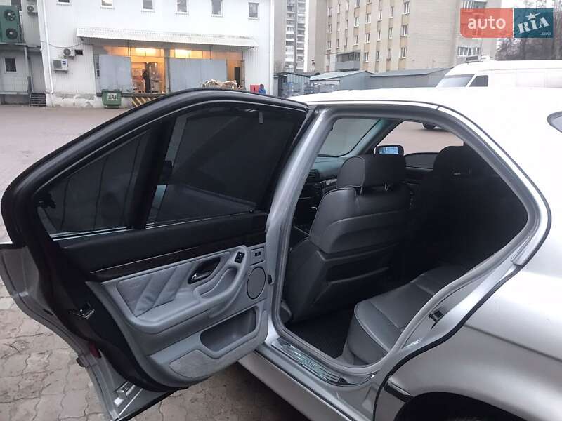 Седан BMW 7 Series 2001 в Львове