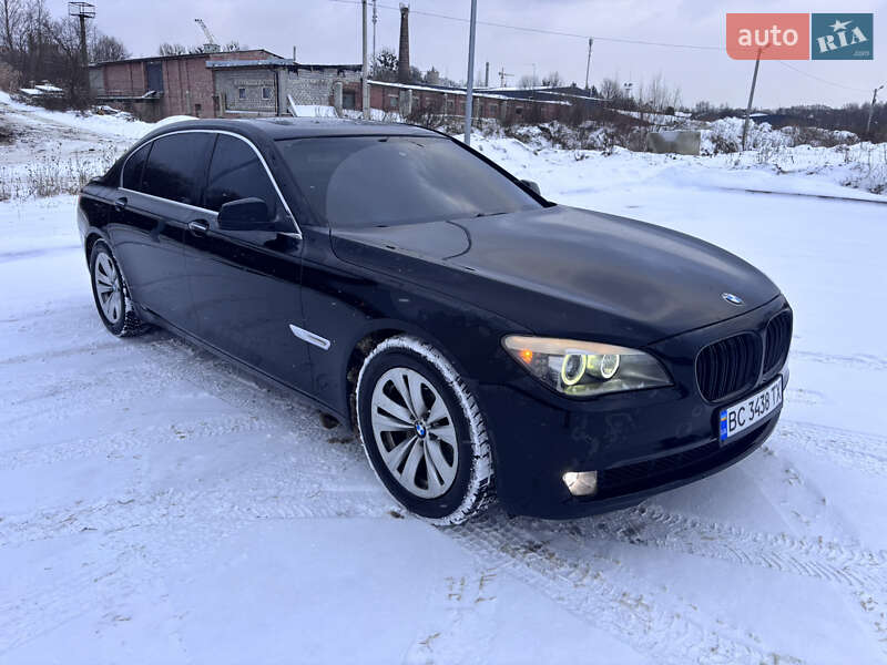 Седан BMW 7 Series 2012 в Львові