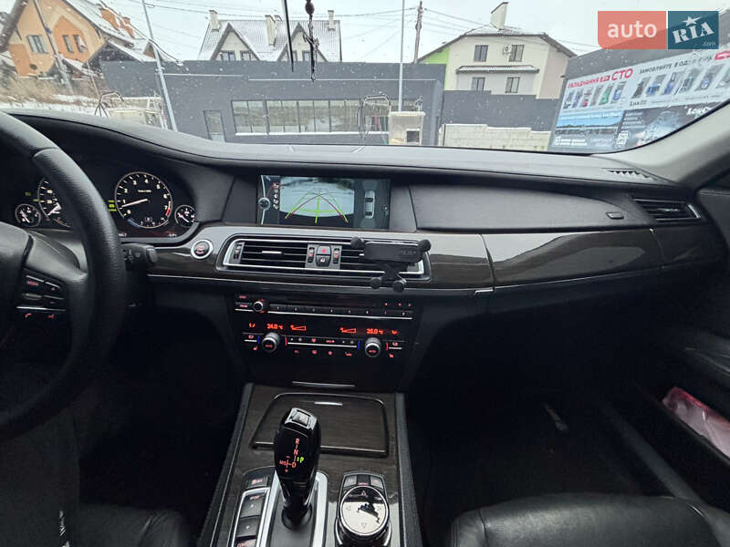 Седан BMW 7 Series 2012 в Львові
