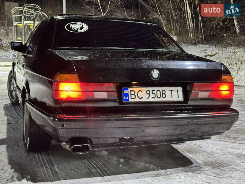 Седан BMW 7 Series 1987 в Львове
