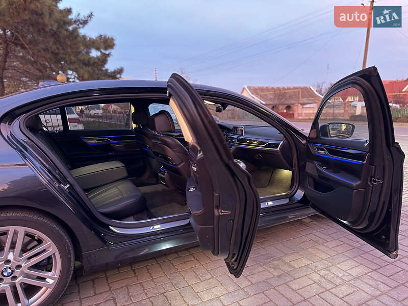Седан BMW 7 Series 2018 в Одесі фото 32 Седан BMW 7 Series 2018 в Одесі