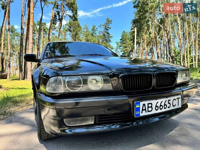 Седан BMW 7 Series 1995 в Виннице