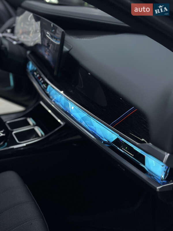Седан BMW 7 Series 2023 в Киеве
