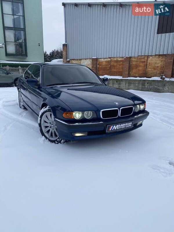 Седан BMW 7 Series 2000 в Ровно