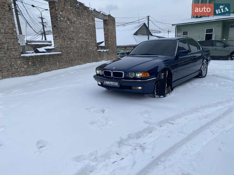 Седан BMW 7 Series 2000 в Ровно