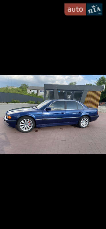 Седан BMW 7 Series 2000 в Ровно