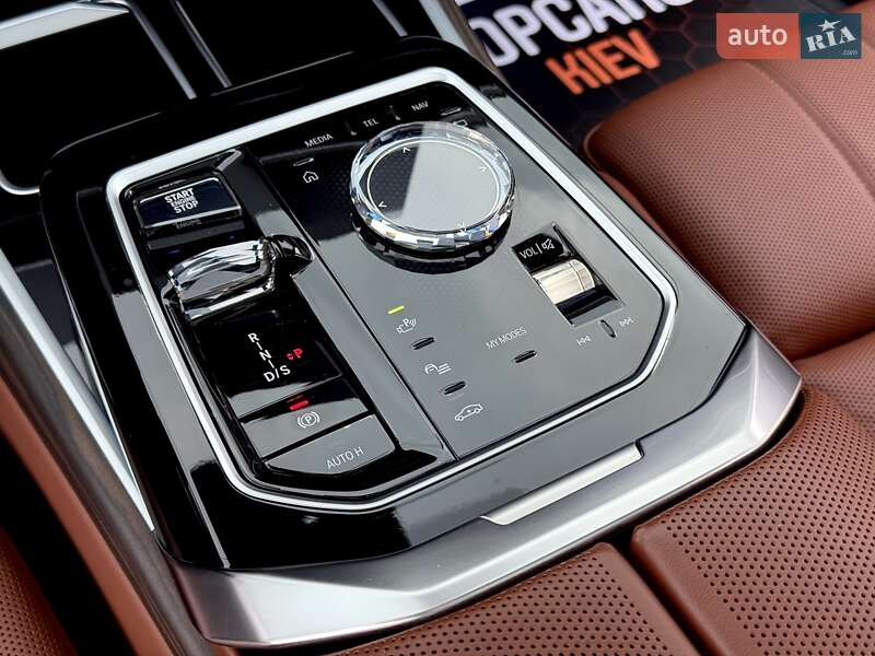 Седан BMW 7 Series 2023 в Киеве